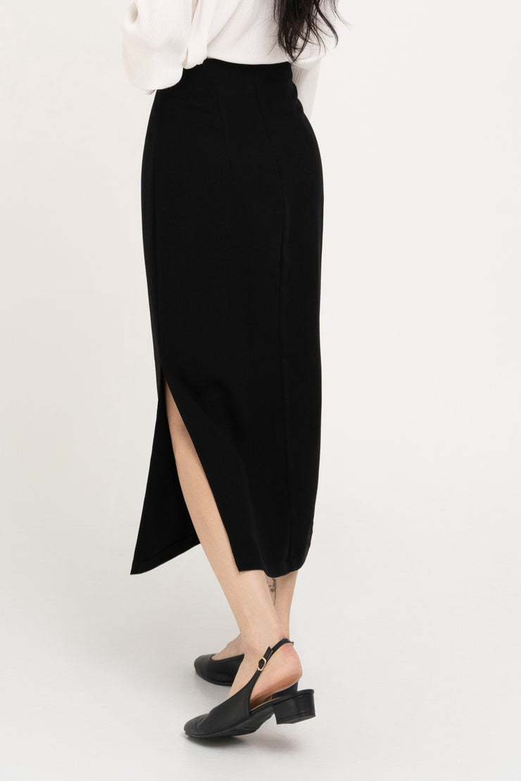 Tucked Long Skirt Black